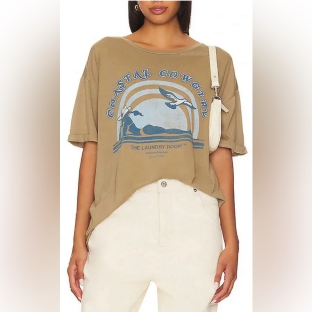 NWT- The Laundry Room "Coastal Cowgirl" Graphic Tee, Size Small.